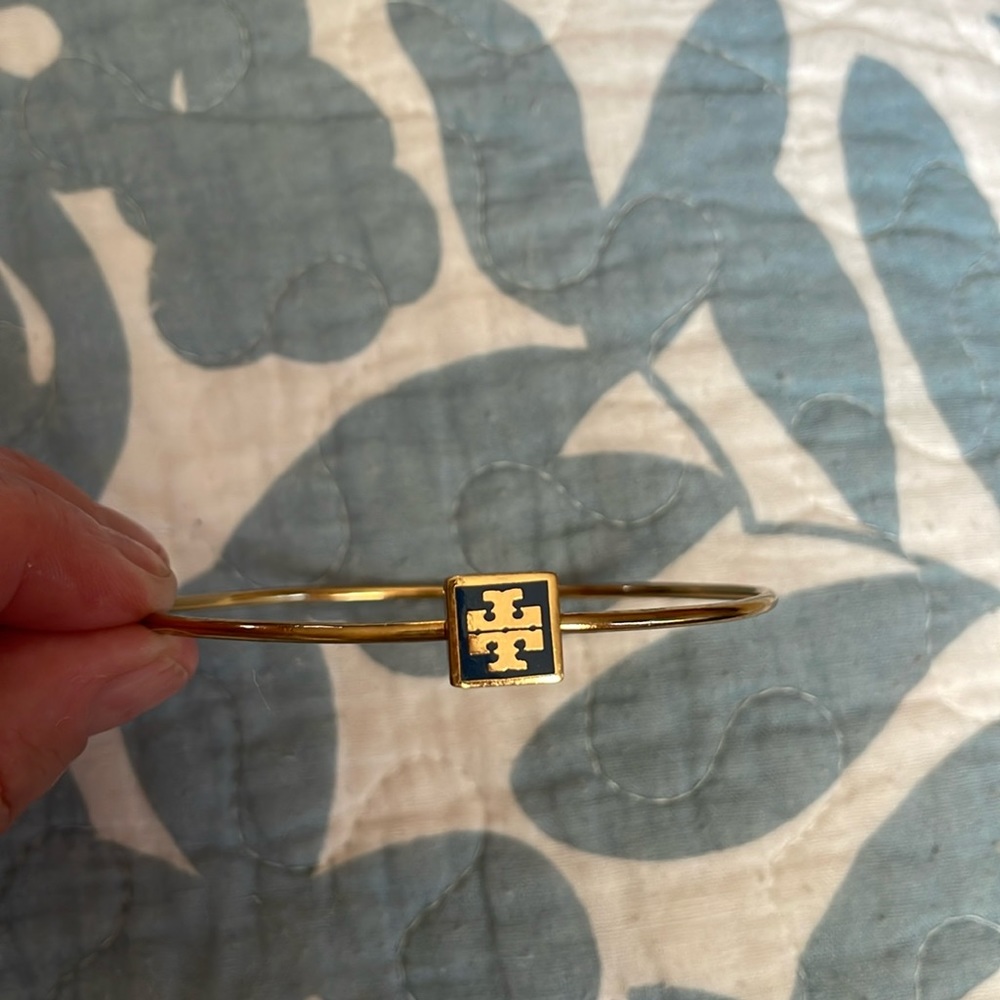 Tory Burch bracelet. 100 percent authentic. GORGEOUS!